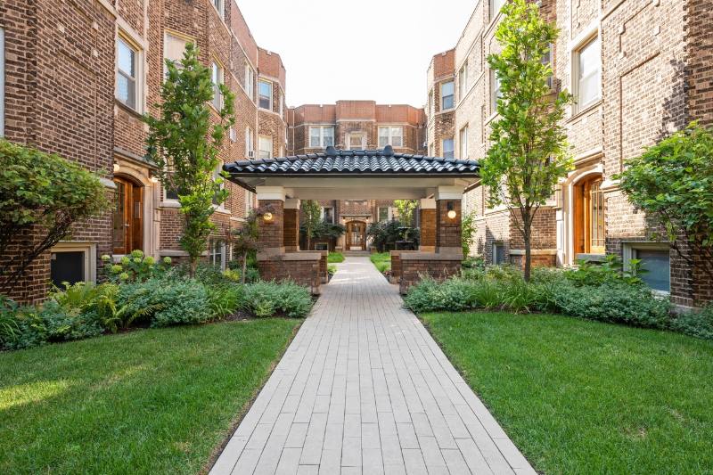 Apartment for rent at 541 W Addison St #3S, Chicago, IL 60613
