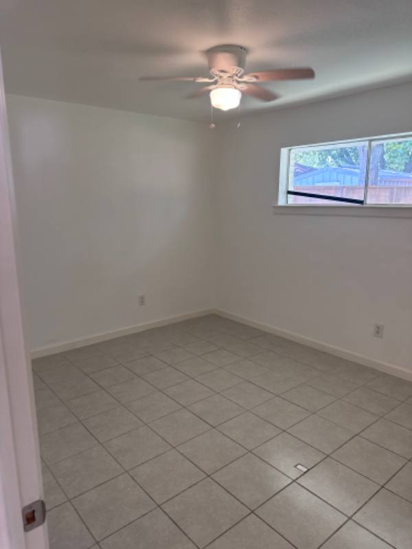 Apartment for rent at 7822 Oak Knoll Lane, Houston, TX 77028