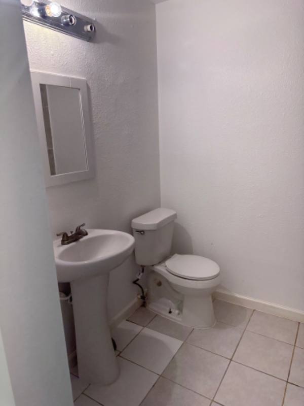 Apartment for rent at 7822 Oak Knoll Lane, Houston, TX 77028