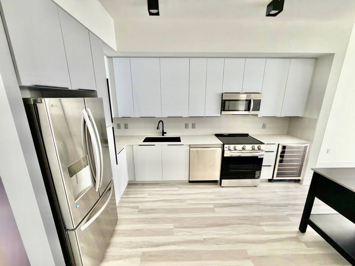 Apartment for rent at 18631 NE 25th Place #601, Miami, FL 33180