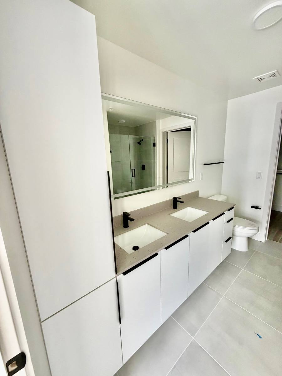 Apartment for rent at 18631 NE 25th Place #601, Miami, FL 33180