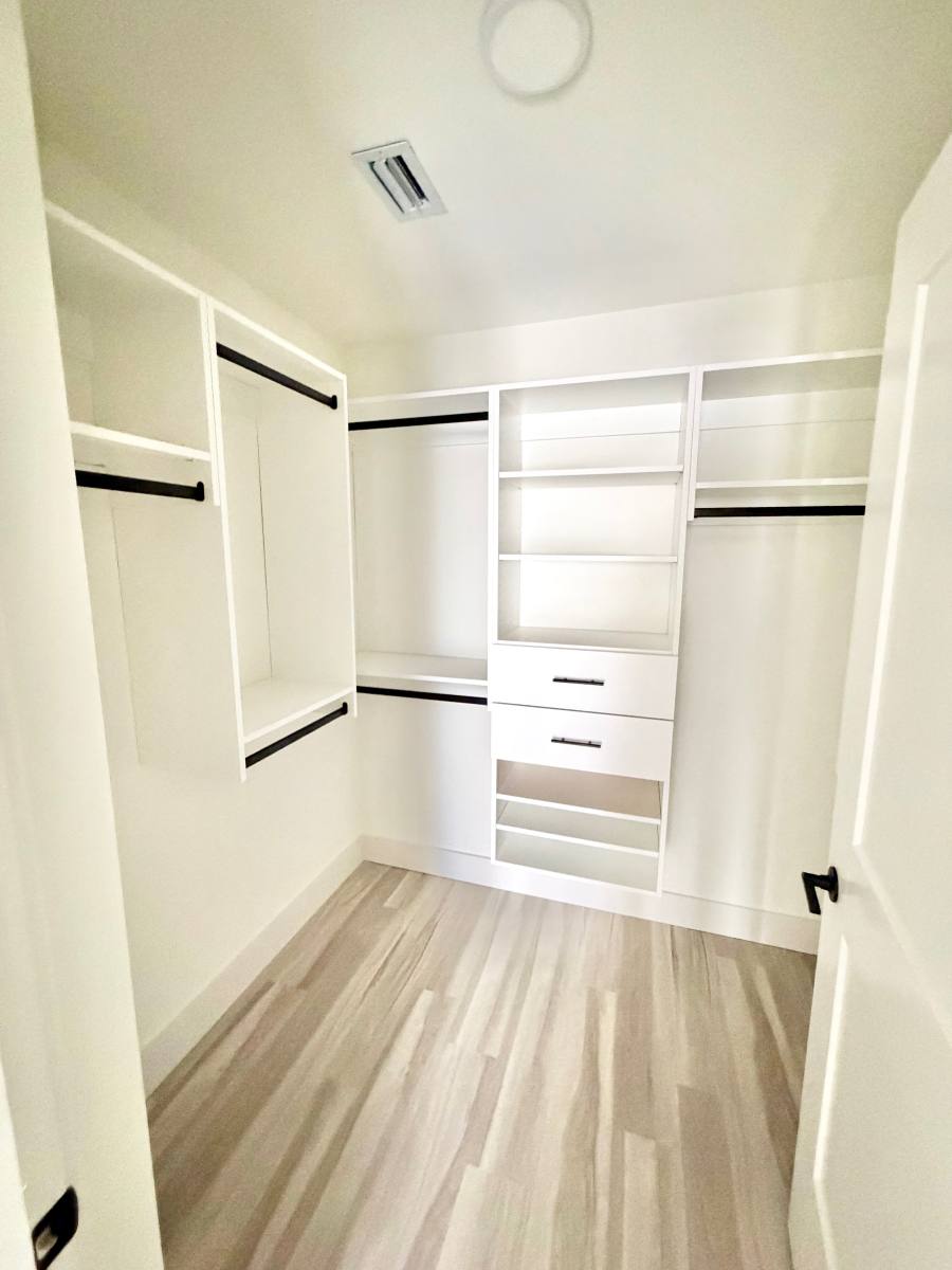 Apartment for rent at 18631 NE 25th Place #601, Miami, FL 33180