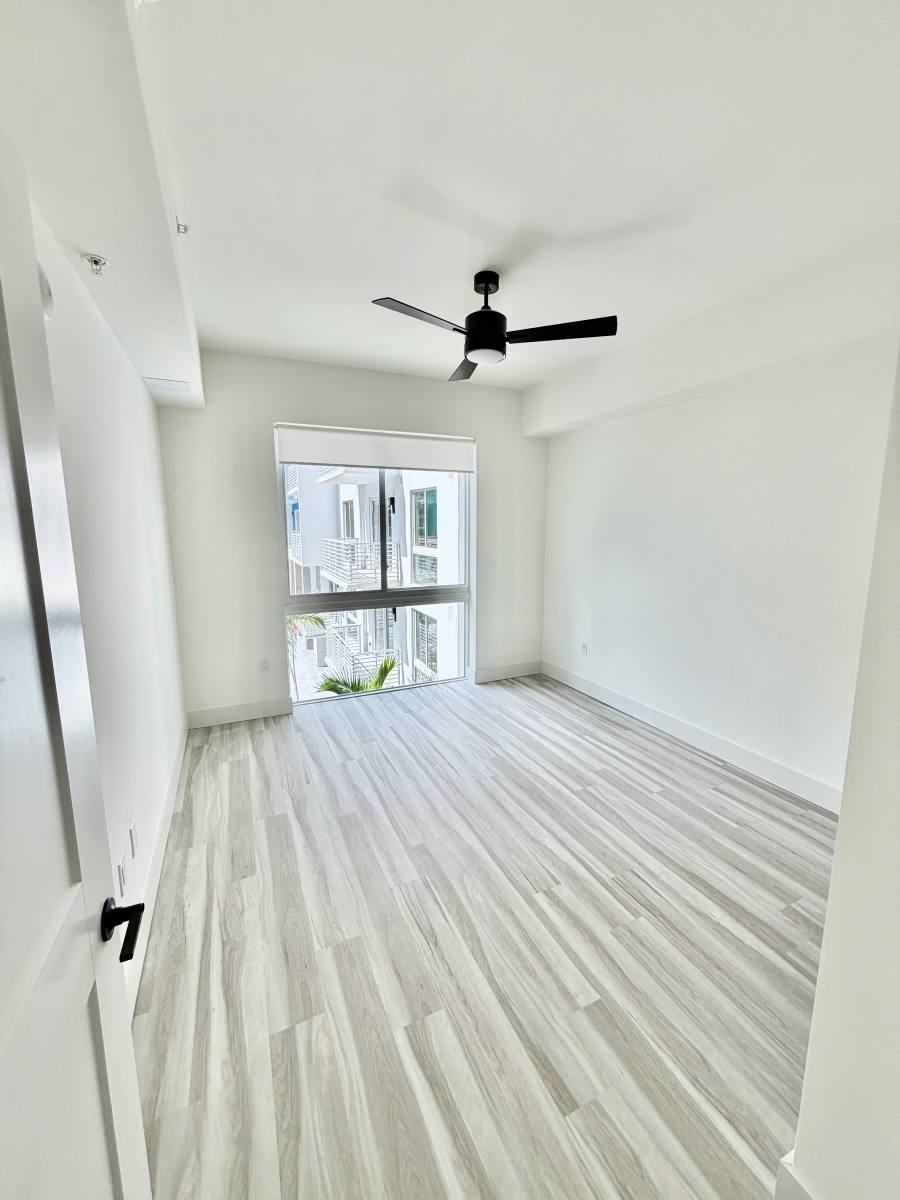 Apartment for rent at 18631 NE 25th Place #601, Miami, FL 33180
