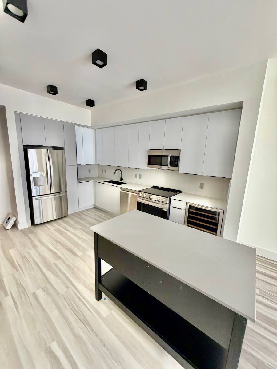 Apartment for rent at 18631 NE 25th Place #601, Miami, FL 33180