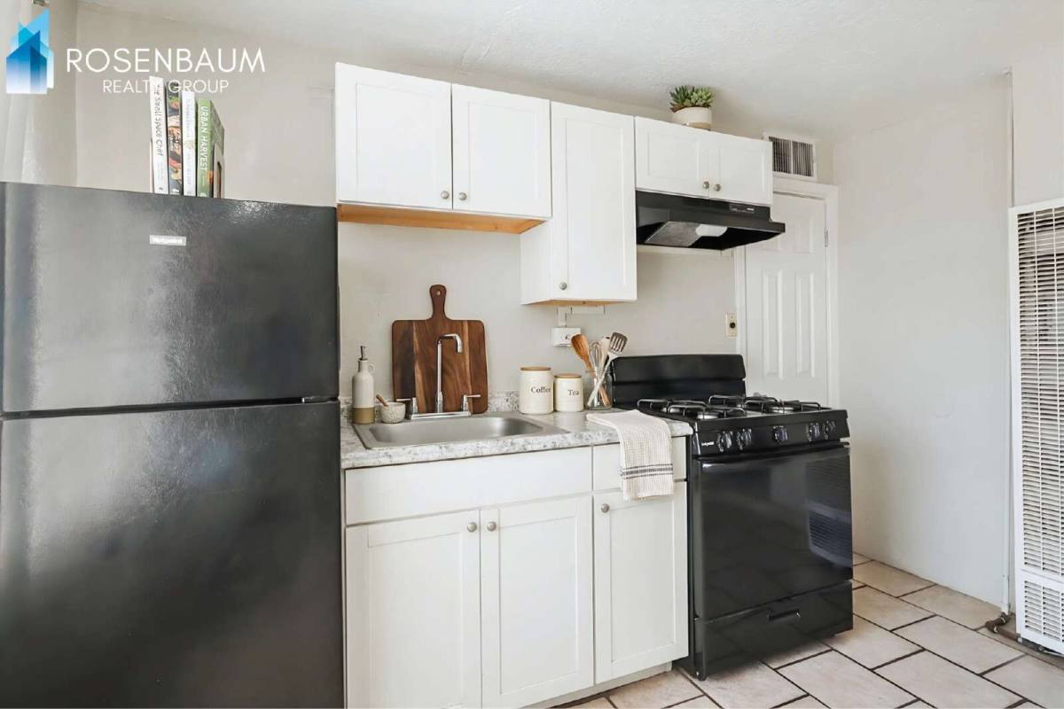Apartment for rent at 302 W Flores St #3, Tucson, AZ 85705