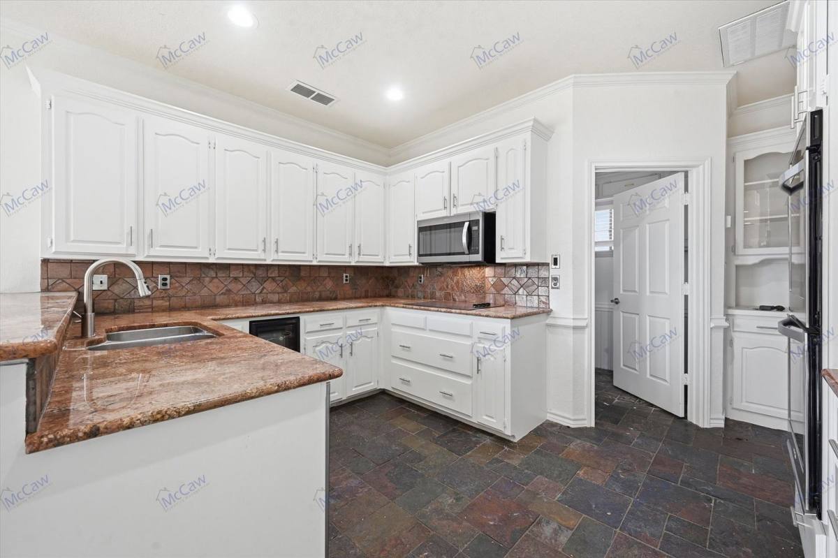 House for rent at 3407 Bowden Hill Lane N, Colleyville, TX 76034