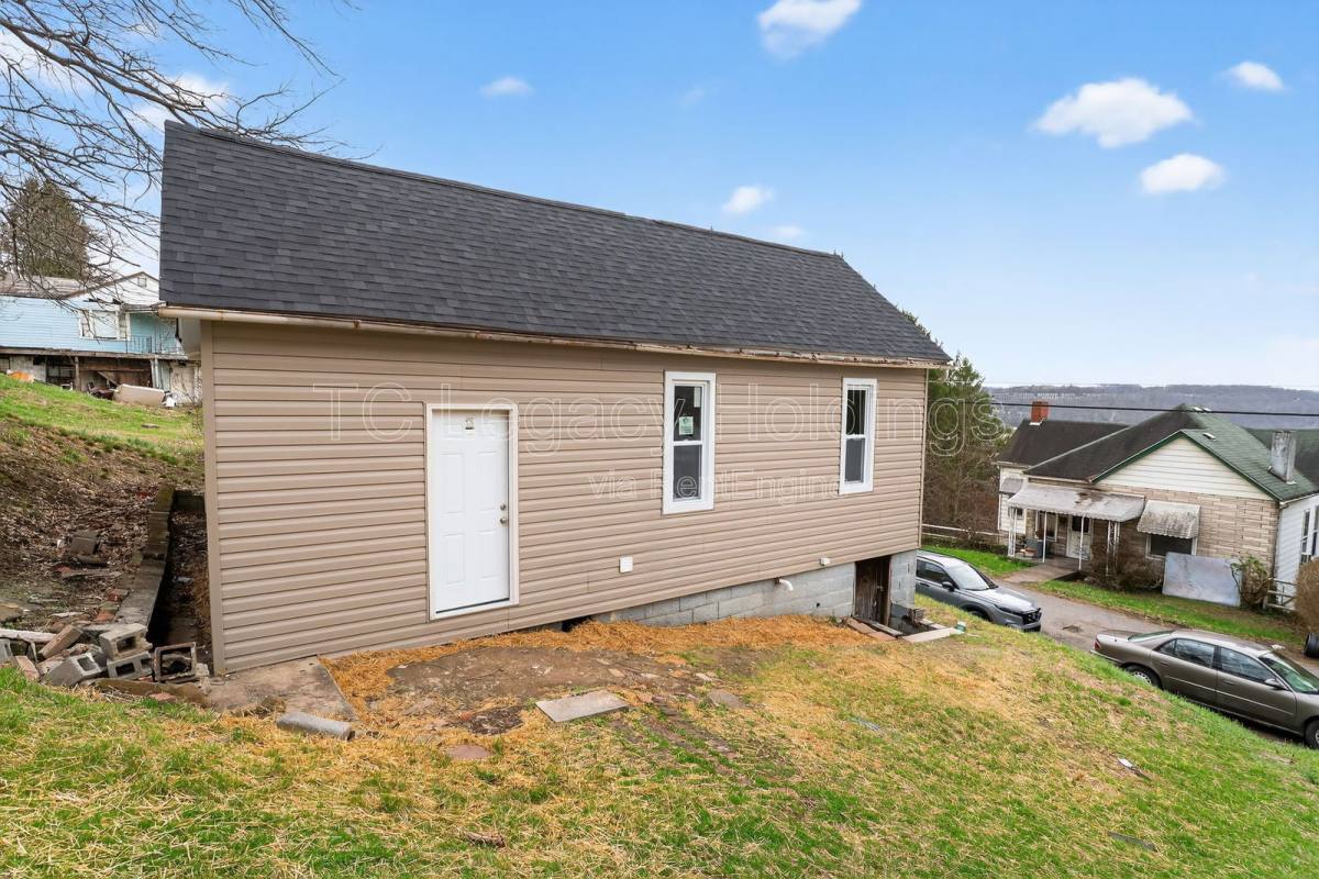 House for rent at 281 View Ave, Fairmont, WV 26554