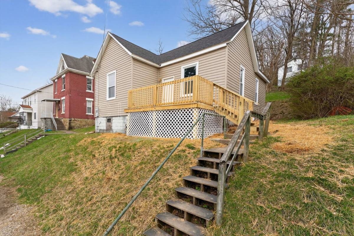 House for rent at 281 View Ave, Fairmont, WV 26554