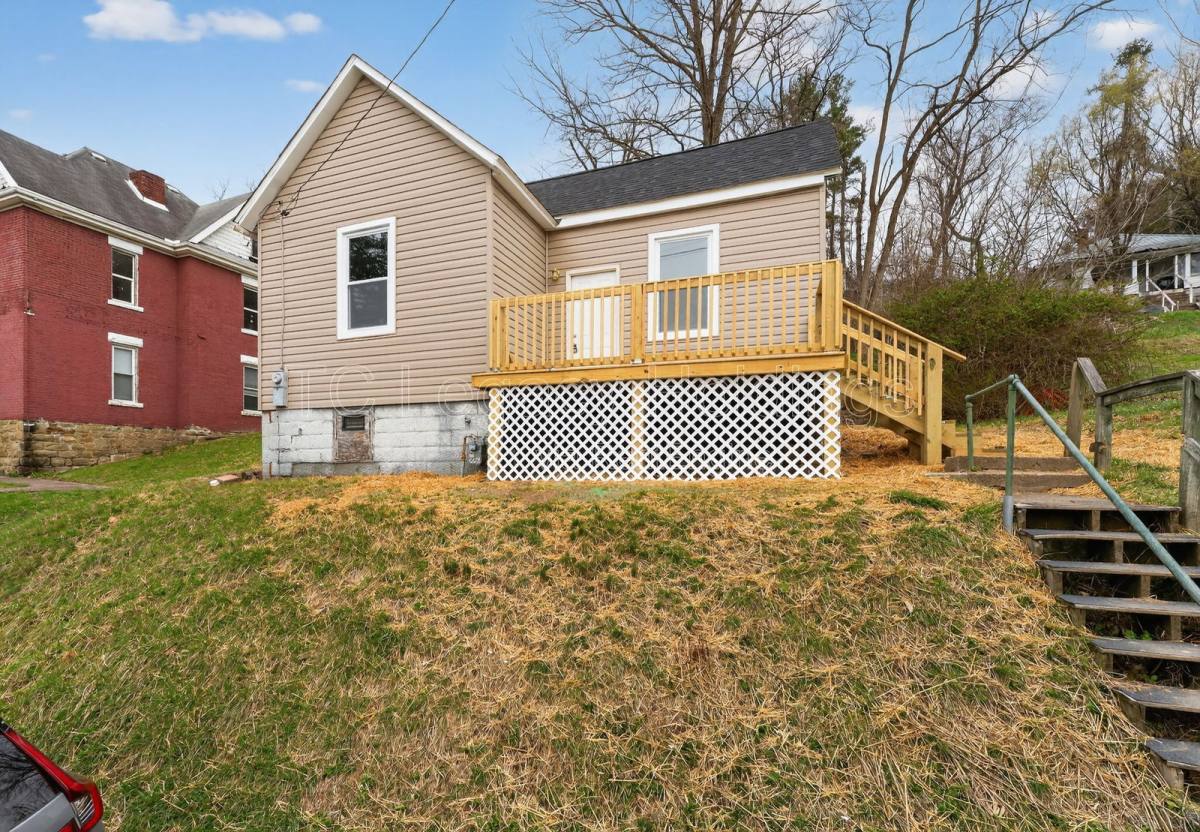 House for rent at 281 View Ave, Fairmont, WV 26554
