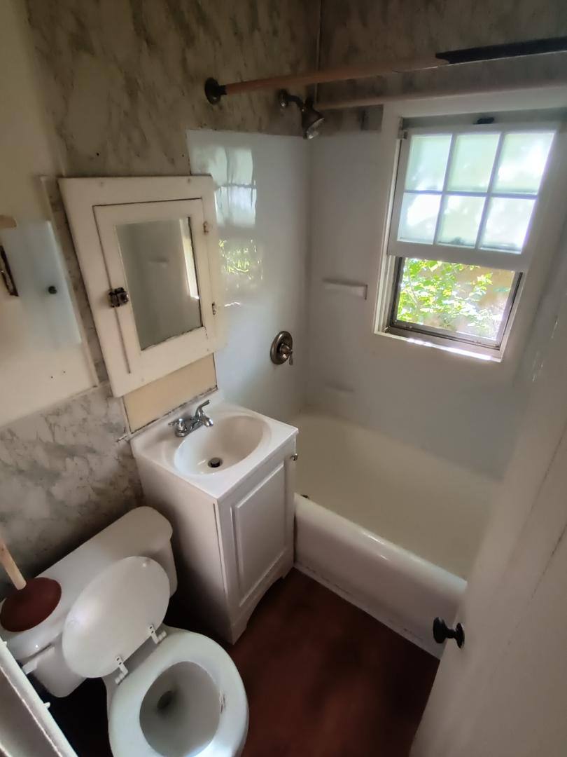 Apartment for rent at 2127 University Ave #5, Madison, WI 53711