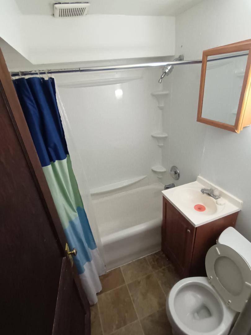 Apartment for rent at 2127 University Ave #5, Madison, WI 53711
