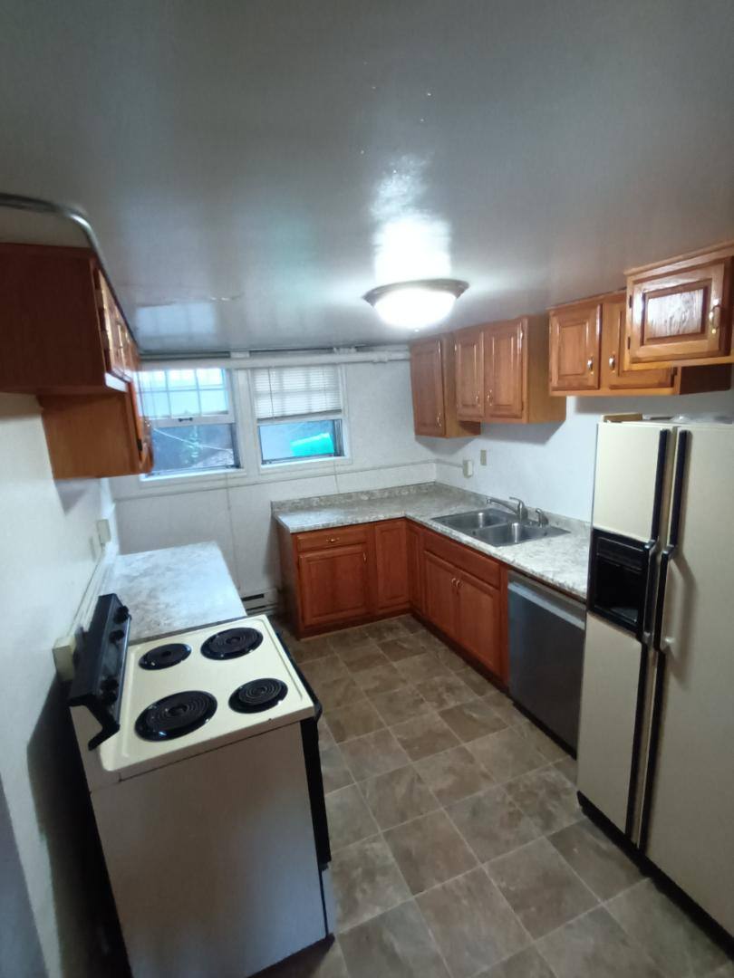 Apartment for rent at 2127 University Ave #5, Madison, WI 53711