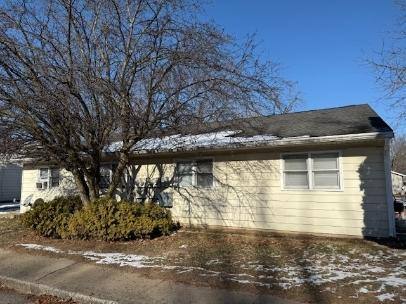 Apartment for rent at 1729 Bancroft Ave, Rochester, IN 46975