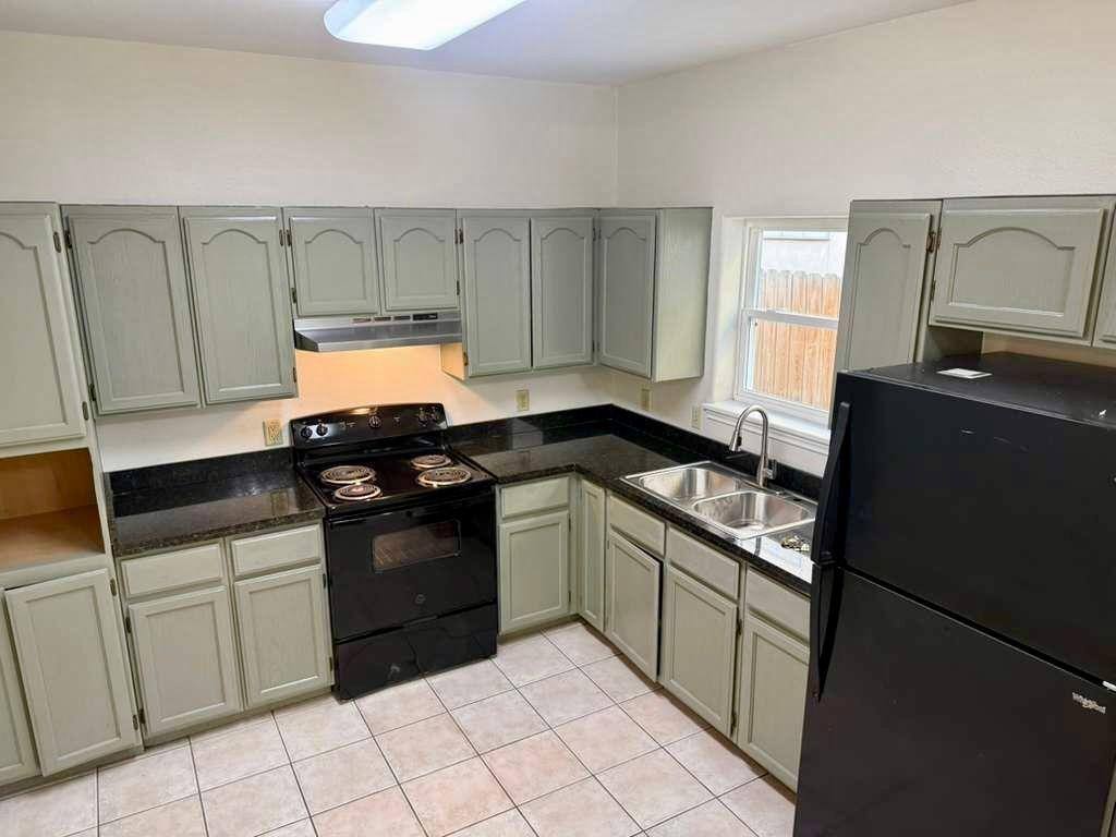 Townhouse for rent at 411 Shiloh Dr, Laredo, TX 78045