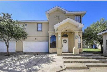 Townhouse for rent at 411 Shiloh Dr, Laredo, TX 78045