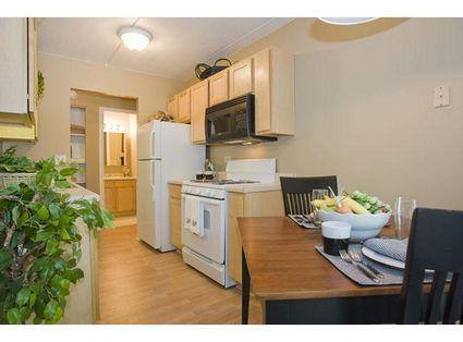 Apartment for rent at 201 Regency Dr, Bloomingdale, IL 60108