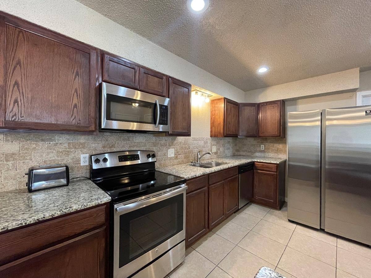 Townhouse for rent at 4707 Hemlock, Oklahoma City, OK 73162