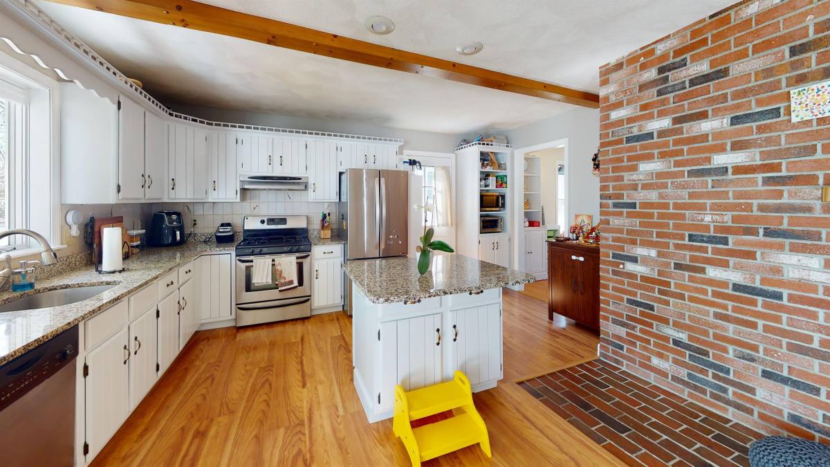 House for rent at 11A Pearl St, Woburn, MA 01801