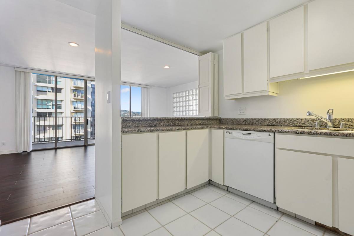 Townhouse for rent at Century Park East Condominiums, 2170 Century Park E #1502, Los Angeles, CA 90067