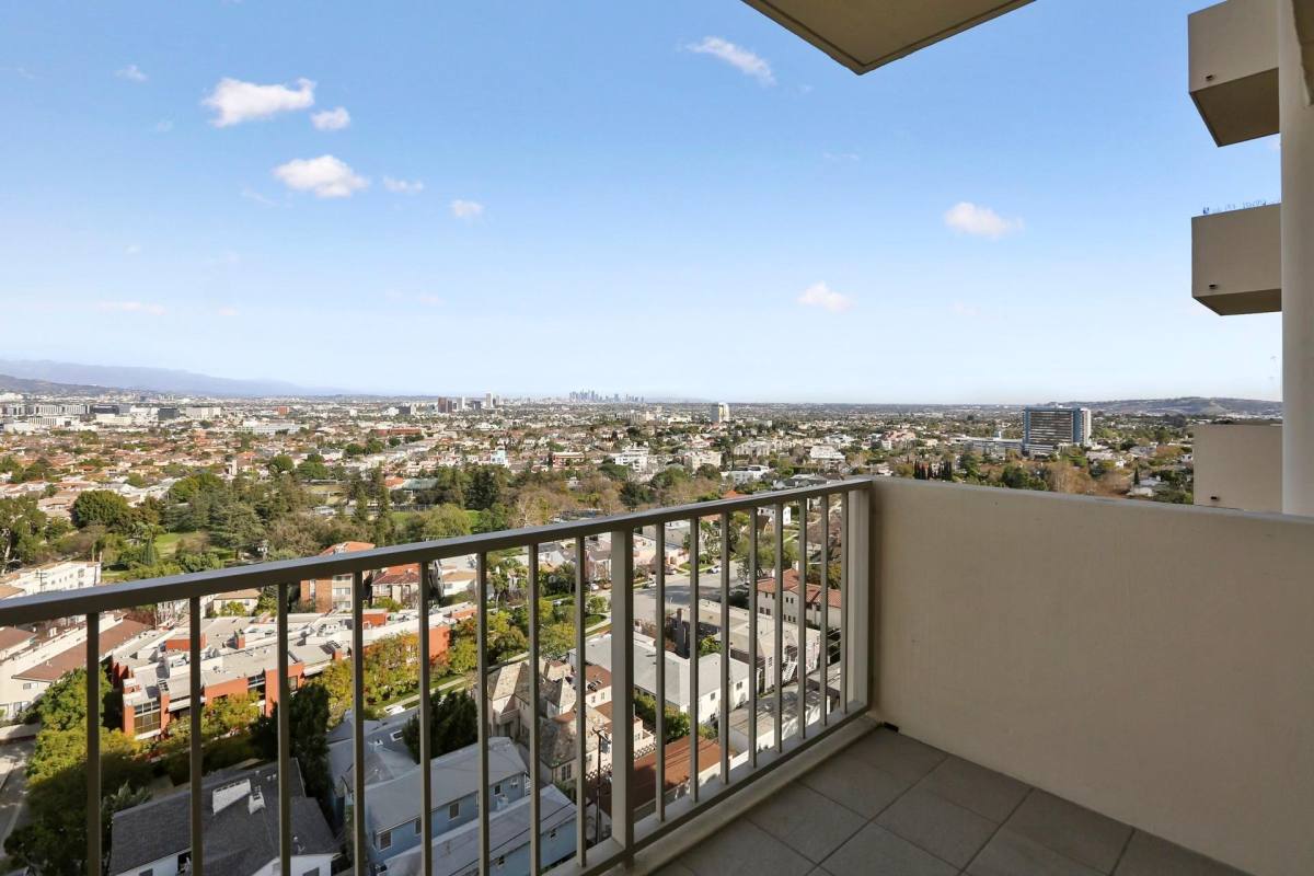 Townhouse for rent at Century Park East Condominiums, 2170 Century Park E #1502, Los Angeles, CA 90067