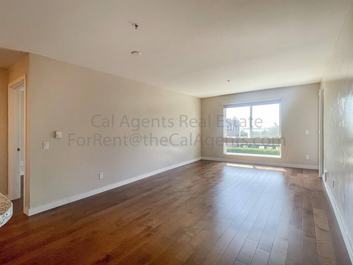 Apartment for rent at 6400 Christie Ave #CONDO, Emeryville, CA 94608