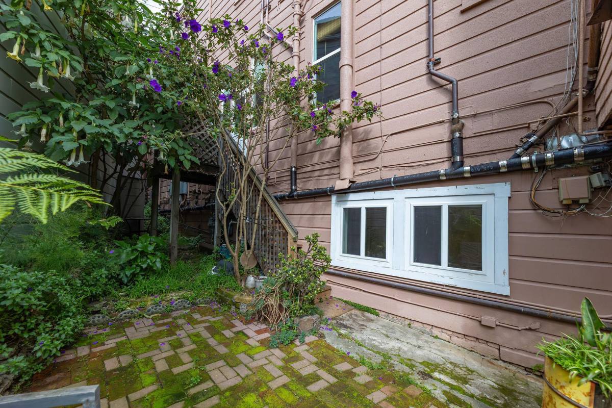 Apartment for rent at 225 Chenery St, San Francisco, CA 94131