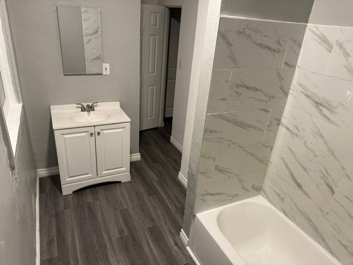 Apartment for rent at 2876 Saturn Ave #G, Huntington Park, CA 90255