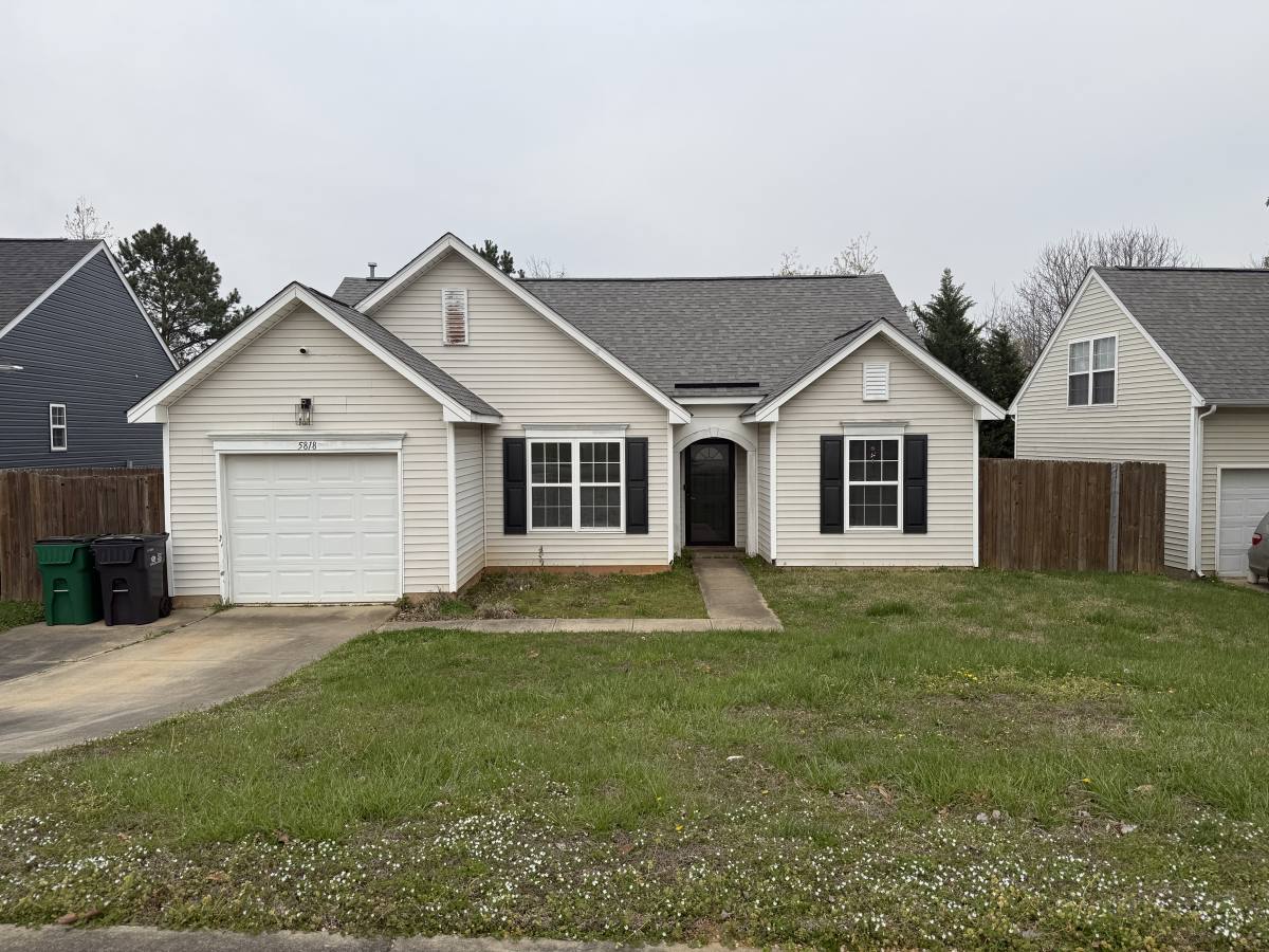 House for rent at 5818 Briggs Dr, Charlotte, NC 28269