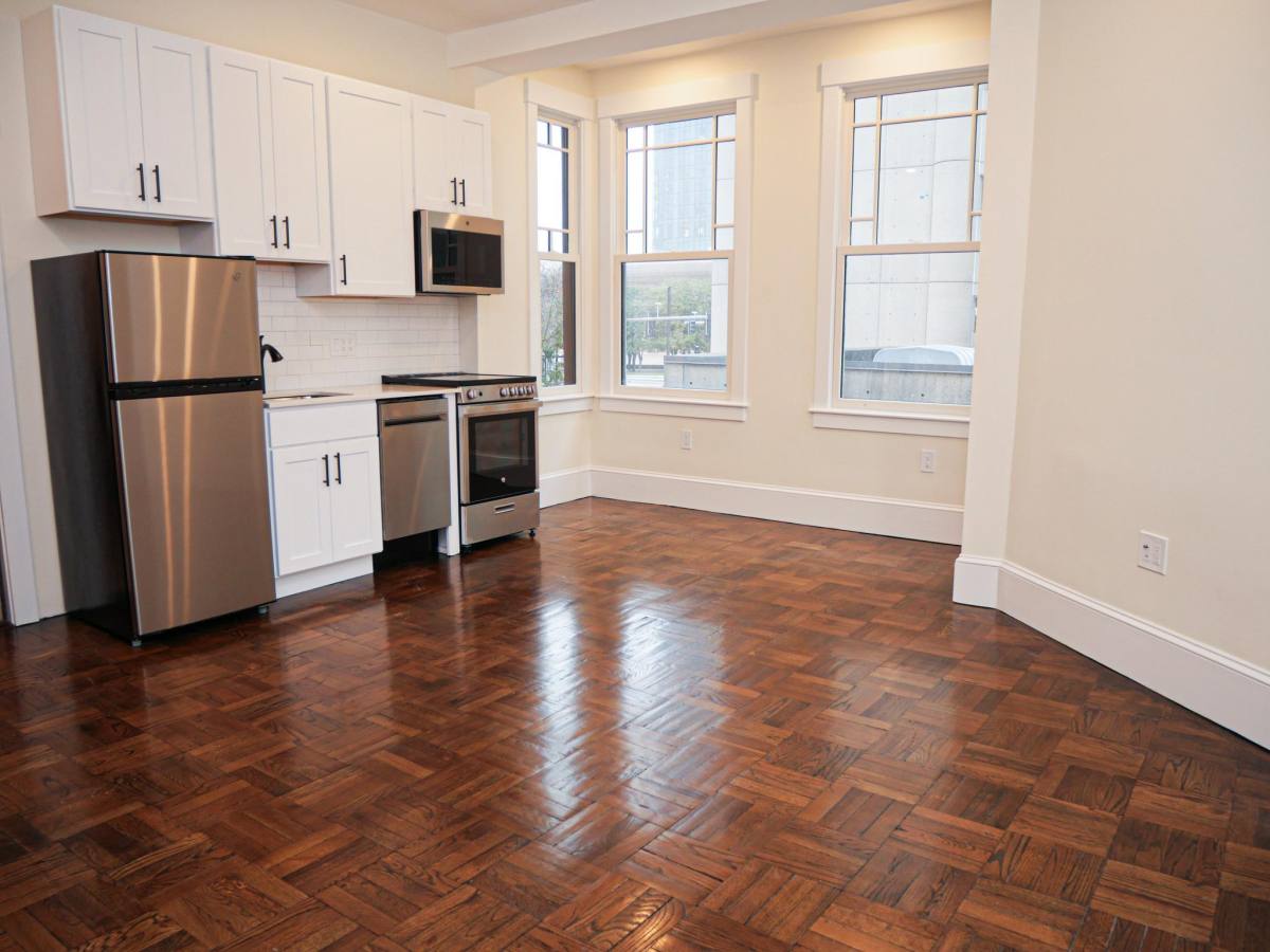 Apartment for rent at 261 W Newton St #2, Boston, MA 02116