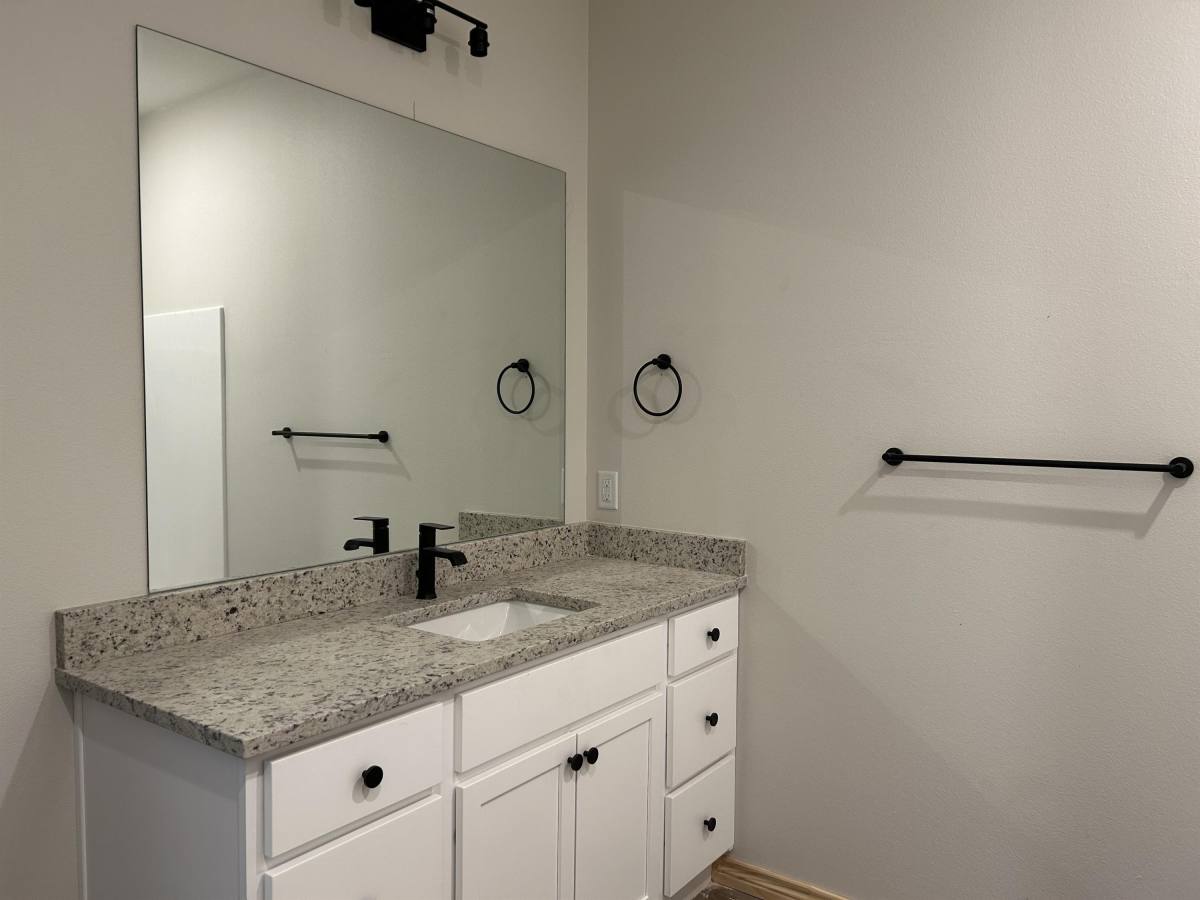 Townhouse for rent at 1604 New England Rd, Flint, TX 75762