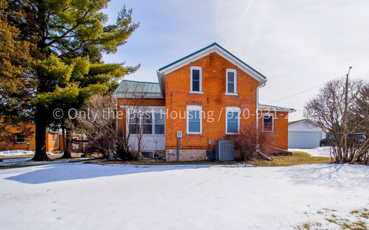 House for rent at 611 E Burnett St, Beaver Dam, WI 53916