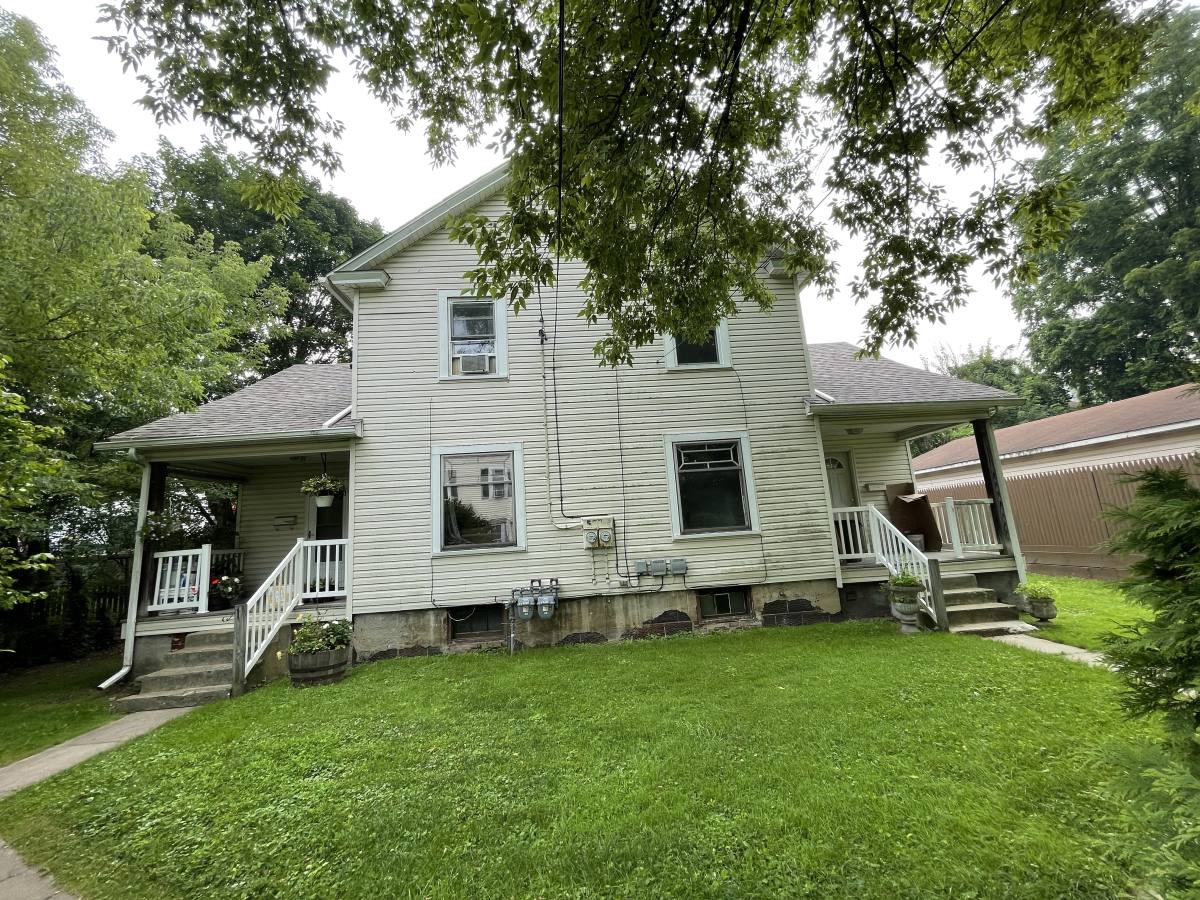 Townhouse for rent at 1111 Otter St #1111 B, Franklin, PA 16323