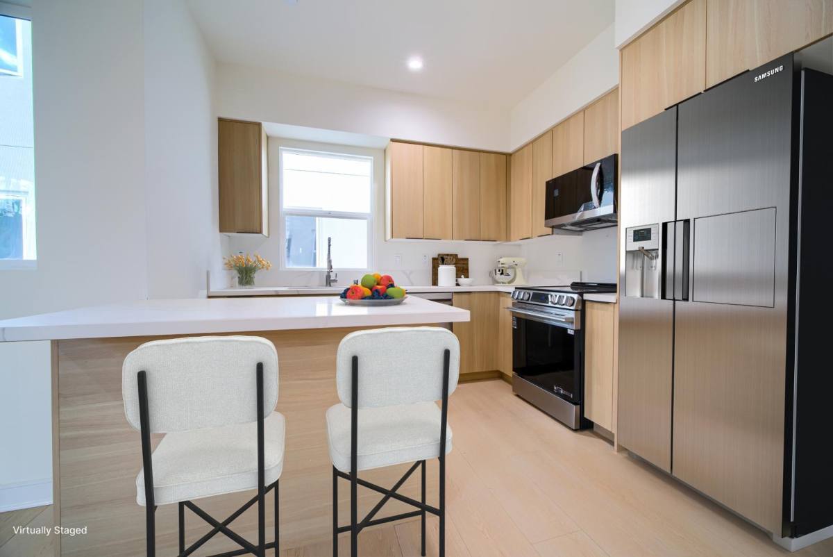 Townhouse for rent at 259-259 1 4 S Ave #259, Los Angeles, CA 90042