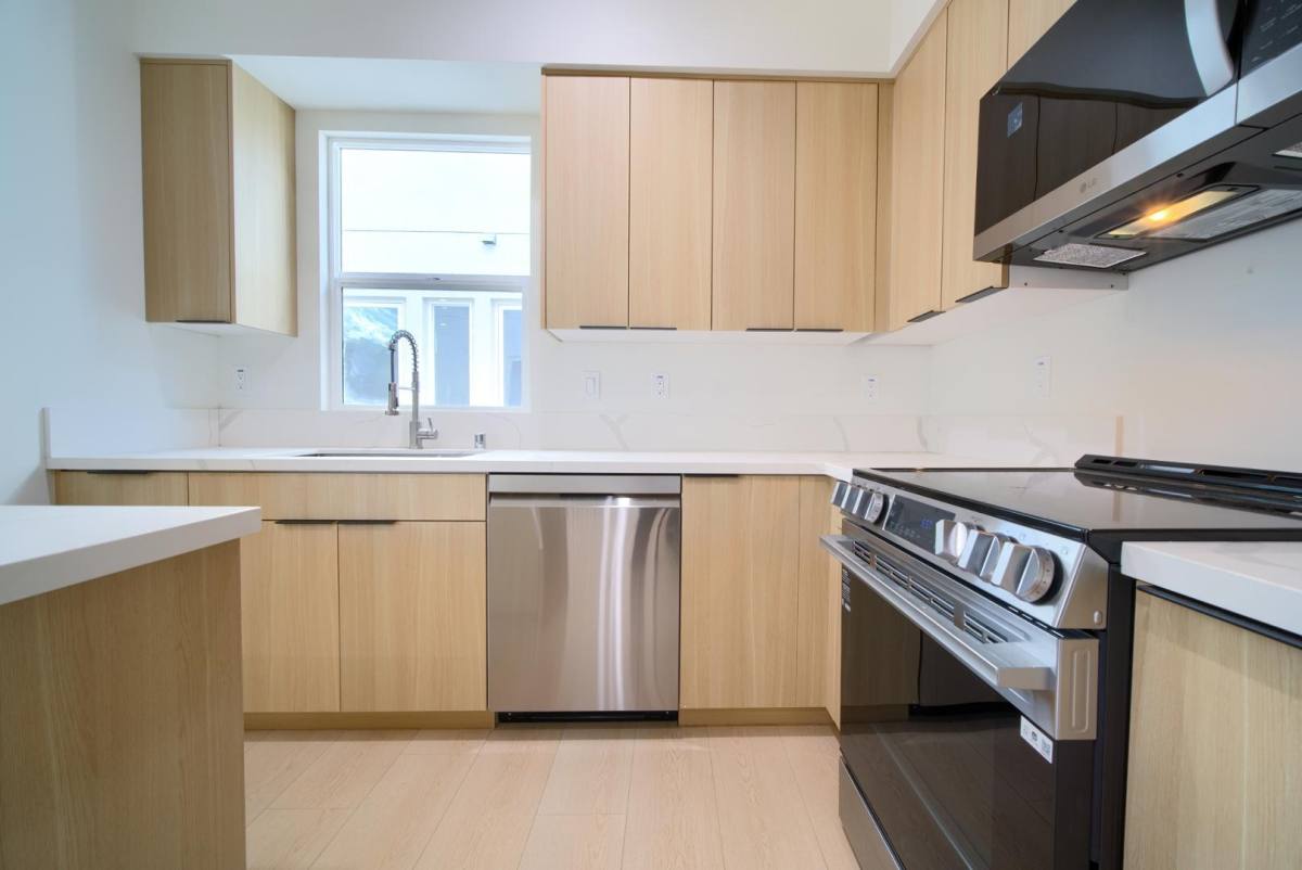 Townhouse for rent at 259-259 1 4 S Ave #259, Los Angeles, CA 90042