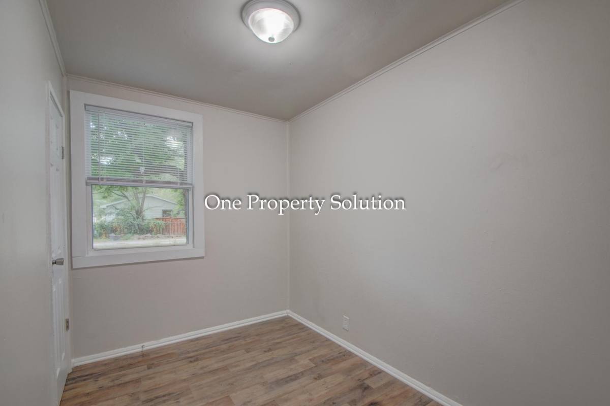 House for rent at Ridgeland, 614 N Calumet Ave, Michigan City, IN 46360