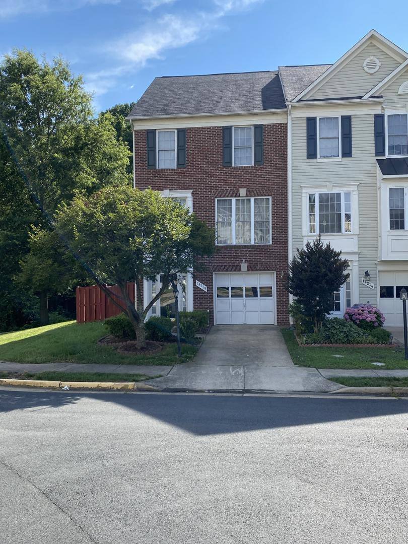 Townhouse for rent at 14236 Madrigal Dr #1, Woodbridge, VA 22193