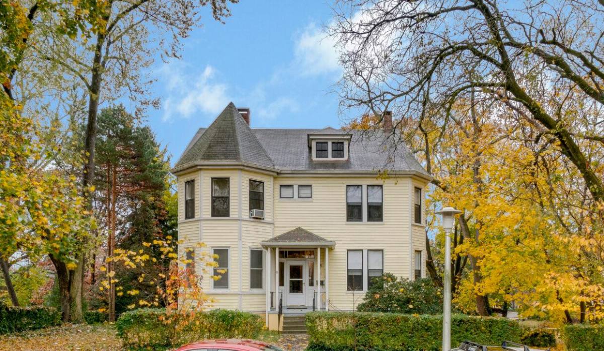 Apartment for rent at Tuxedo Park, 711 Gladstone Ave, Baltimore, MD 21210
