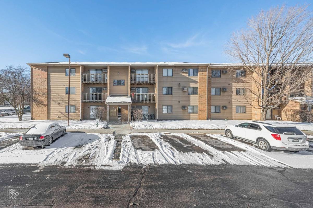 Apartment for rent at 651 Virginia Rd #228, Crystal Lake, IL 60014