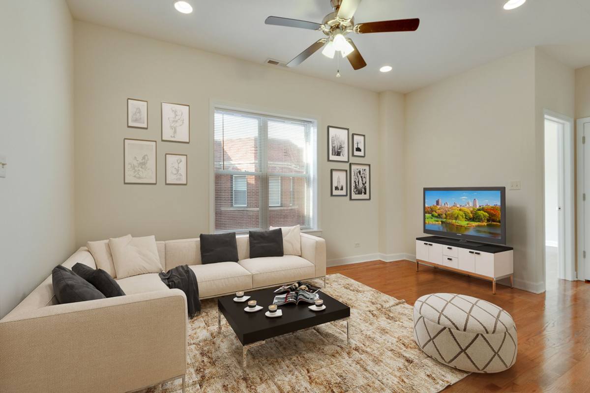 Apartment for rent at 851 W Cornelia Ave, Chicago, IL 60657