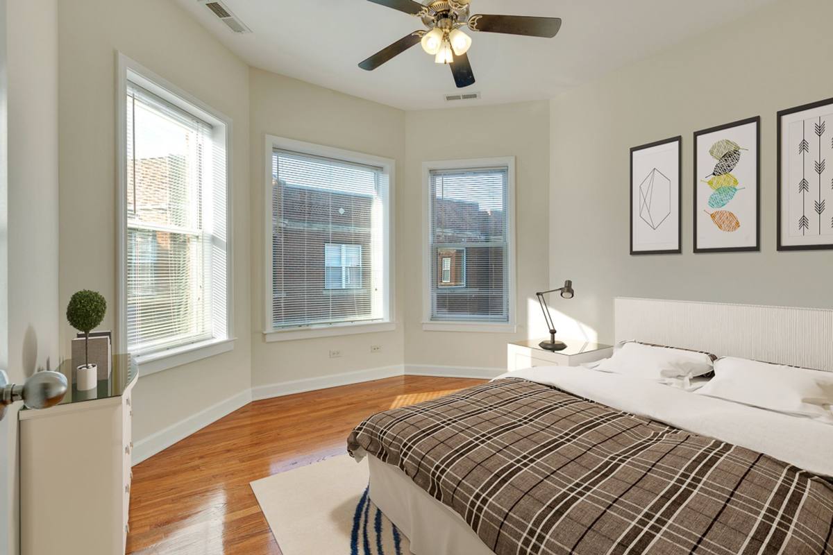 Apartment for rent at 851 W Cornelia Ave, Chicago, IL 60657