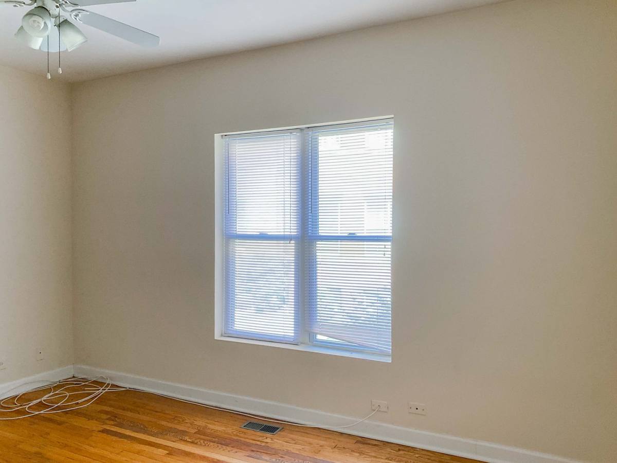 Apartment for rent at 851 W Cornelia Ave, Chicago, IL 60657
