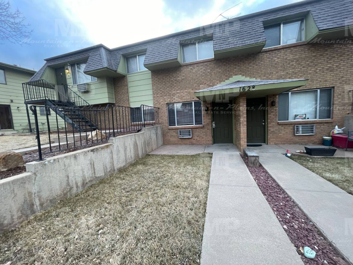 Townhouse for rent at 1628 Azalea Dr, Fort Collins, CO 80526