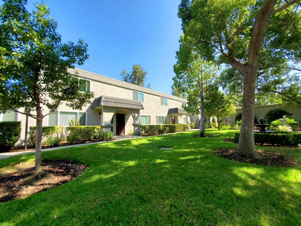 Townhouse for rent at 1260 Borden Rd, Escondido, CA 92026