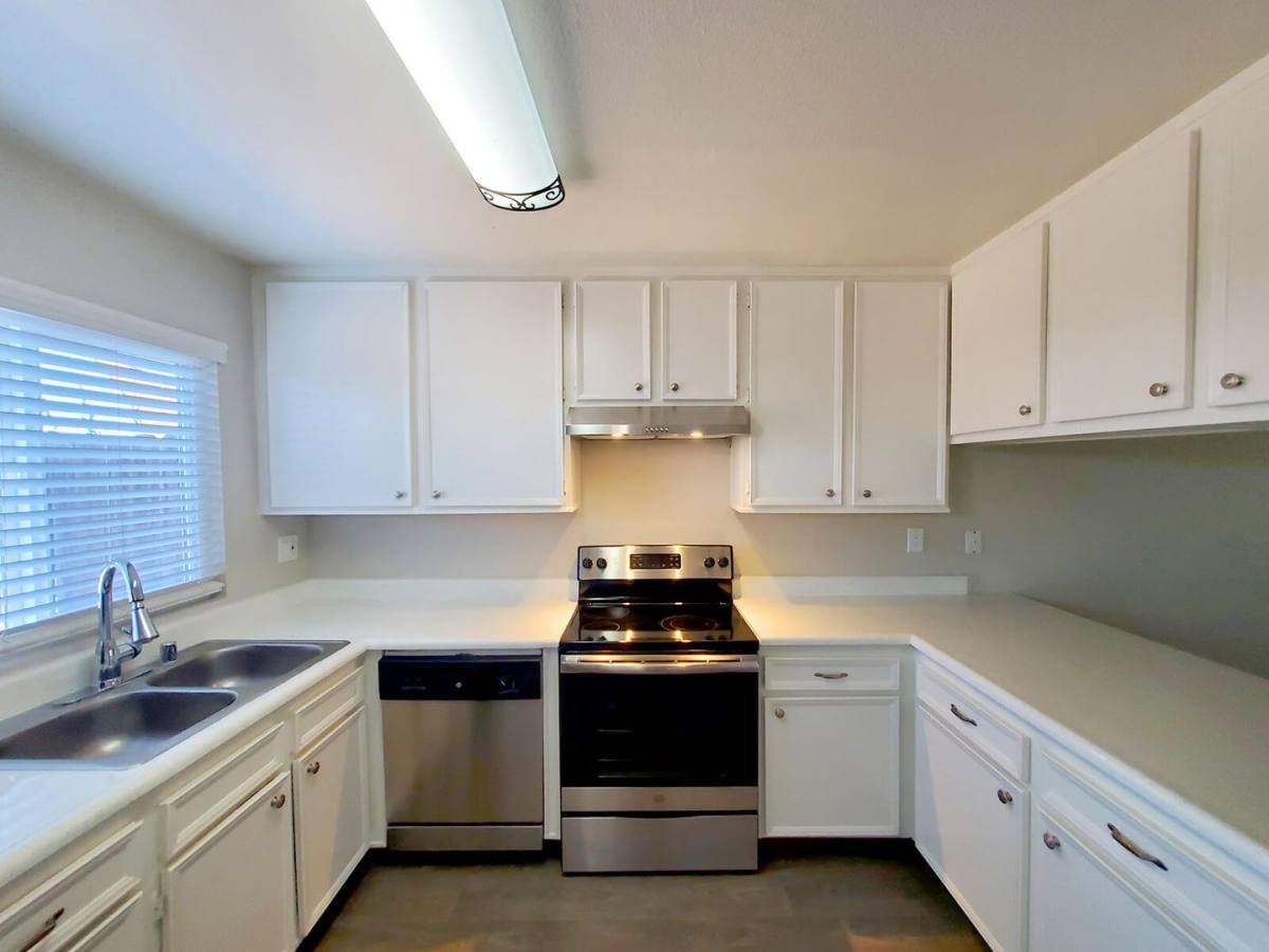 Townhouse for rent at 1260 Borden Rd, Escondido, CA 92026