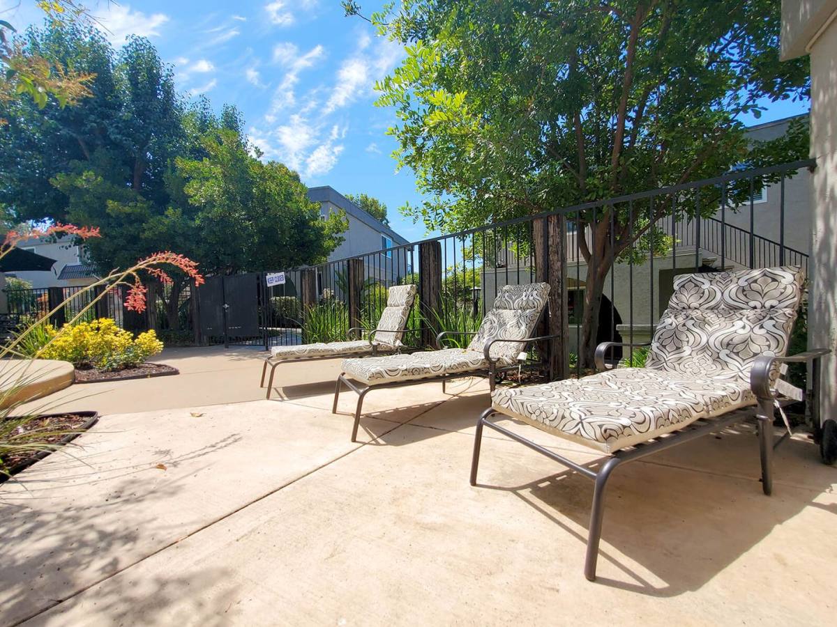 Townhouse for rent at 1260 Borden Rd, Escondido, CA 92026