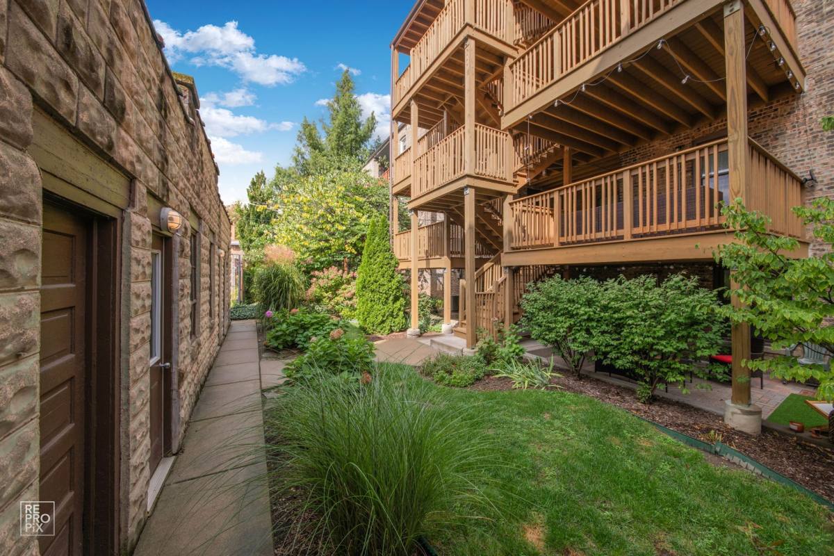 Apartment for rent at 109 Harrison #2W, Oak Park, IL 60304
