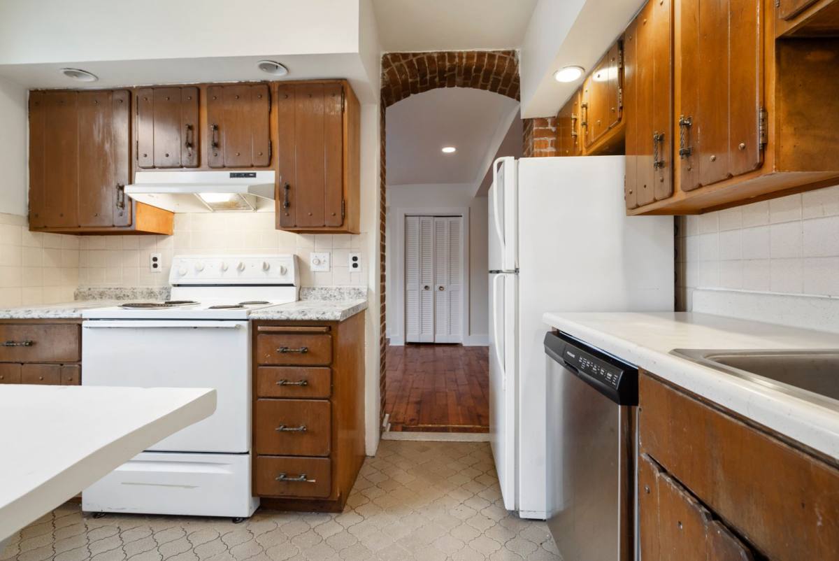 Apartment for rent at 170-172 Park St, New Haven, CT 06511
