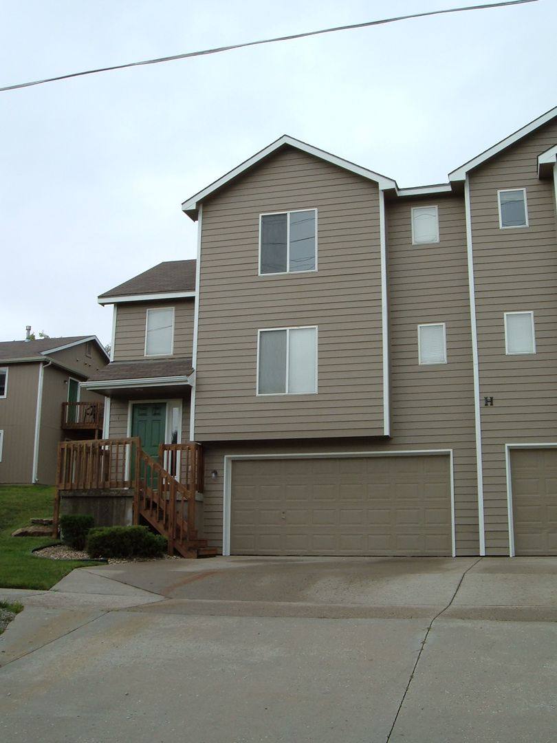Apartment for rent at 501 527 California St, Lawrence, KS 66044