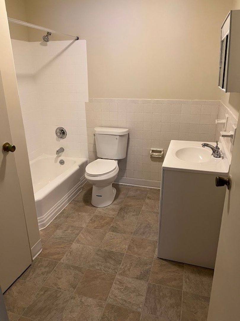 Apartment for rent at 360 Highland Ave, Cheshire, CT 06410