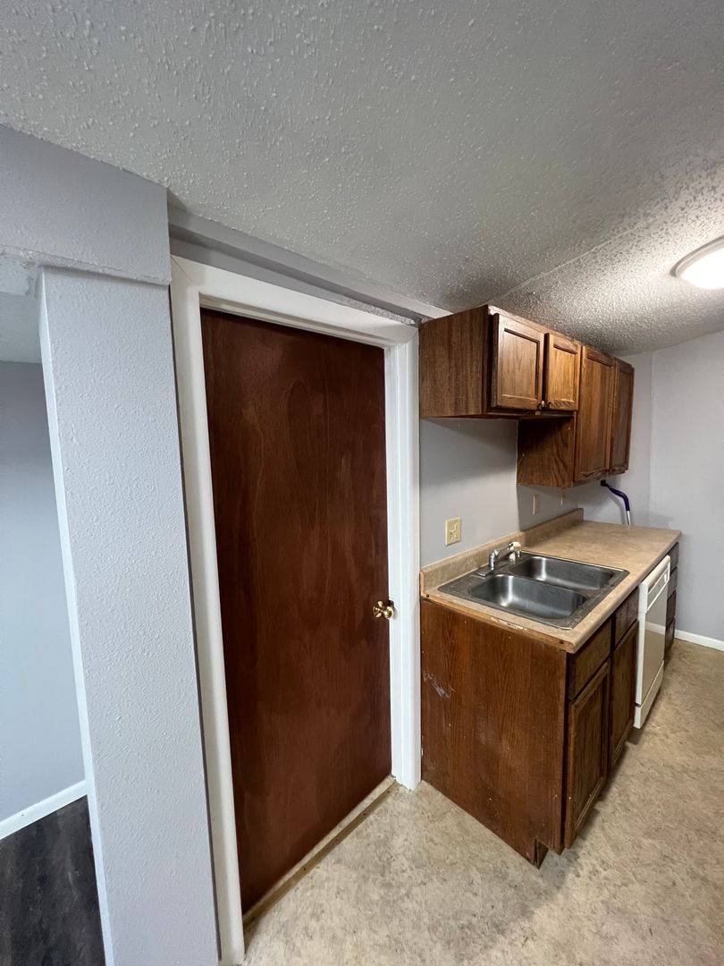 Apartment for rent at 115 S 6th St, Adel, IA 50003